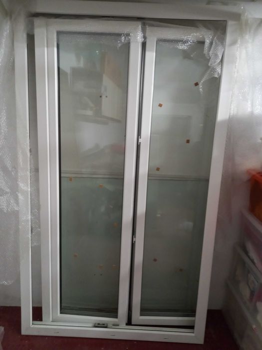 Janela de sacada PVC Branca (Corte térmico)