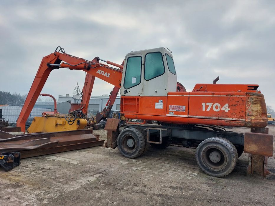 Atlas 1704  Koparka kołowa Atlas 1704 z chwytakiem do złomu
