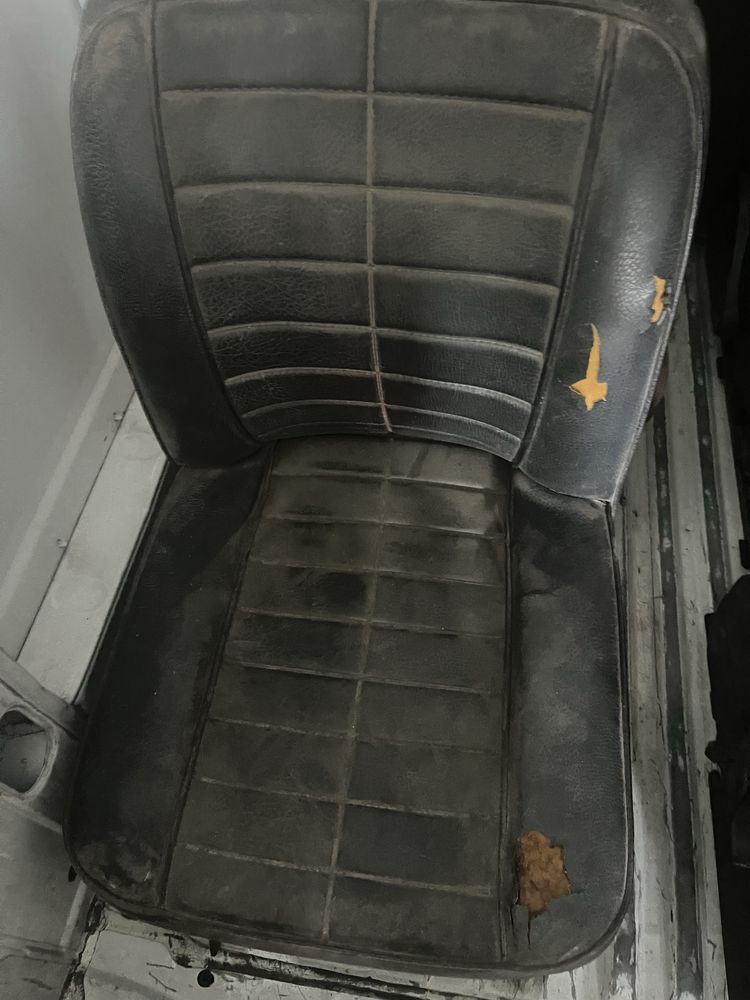 Vendo bancos Mini antigo