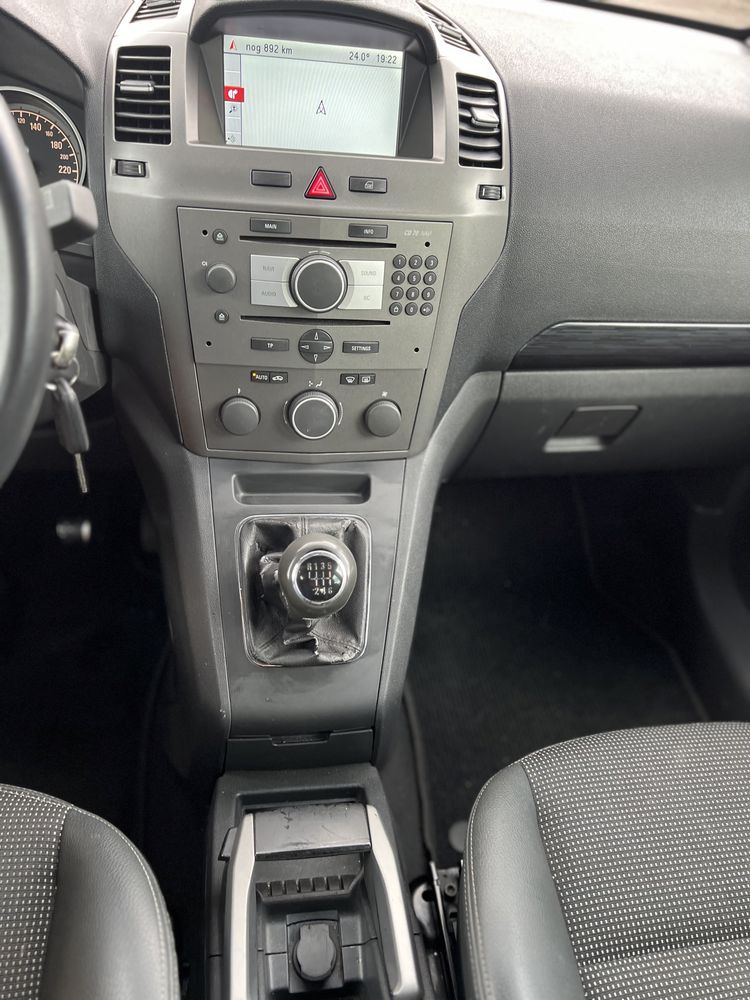 Opel Zafira 2.2 B. Full opcja 7 os Zarejestrowana, navi,skóry,, cohak.