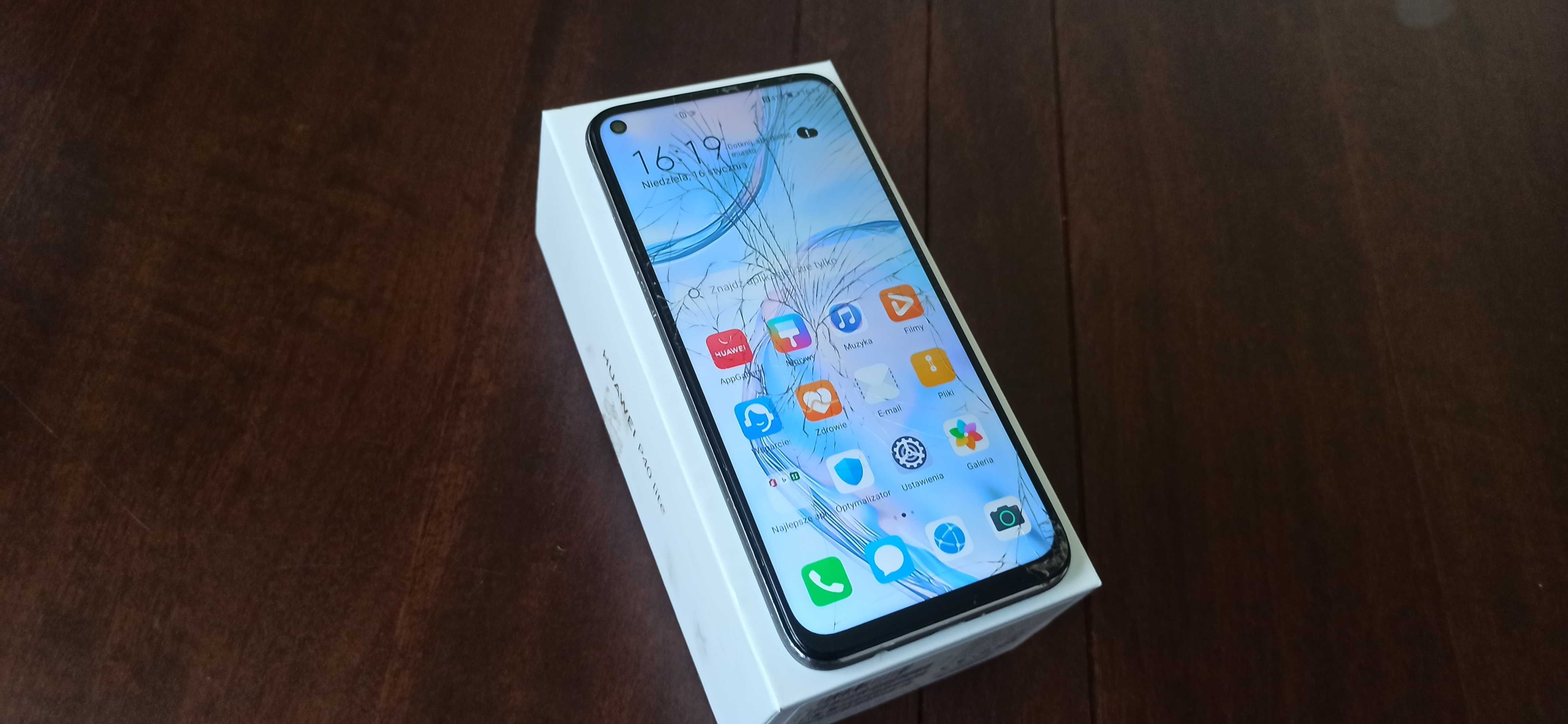 Huawei P40 lite z kartonem