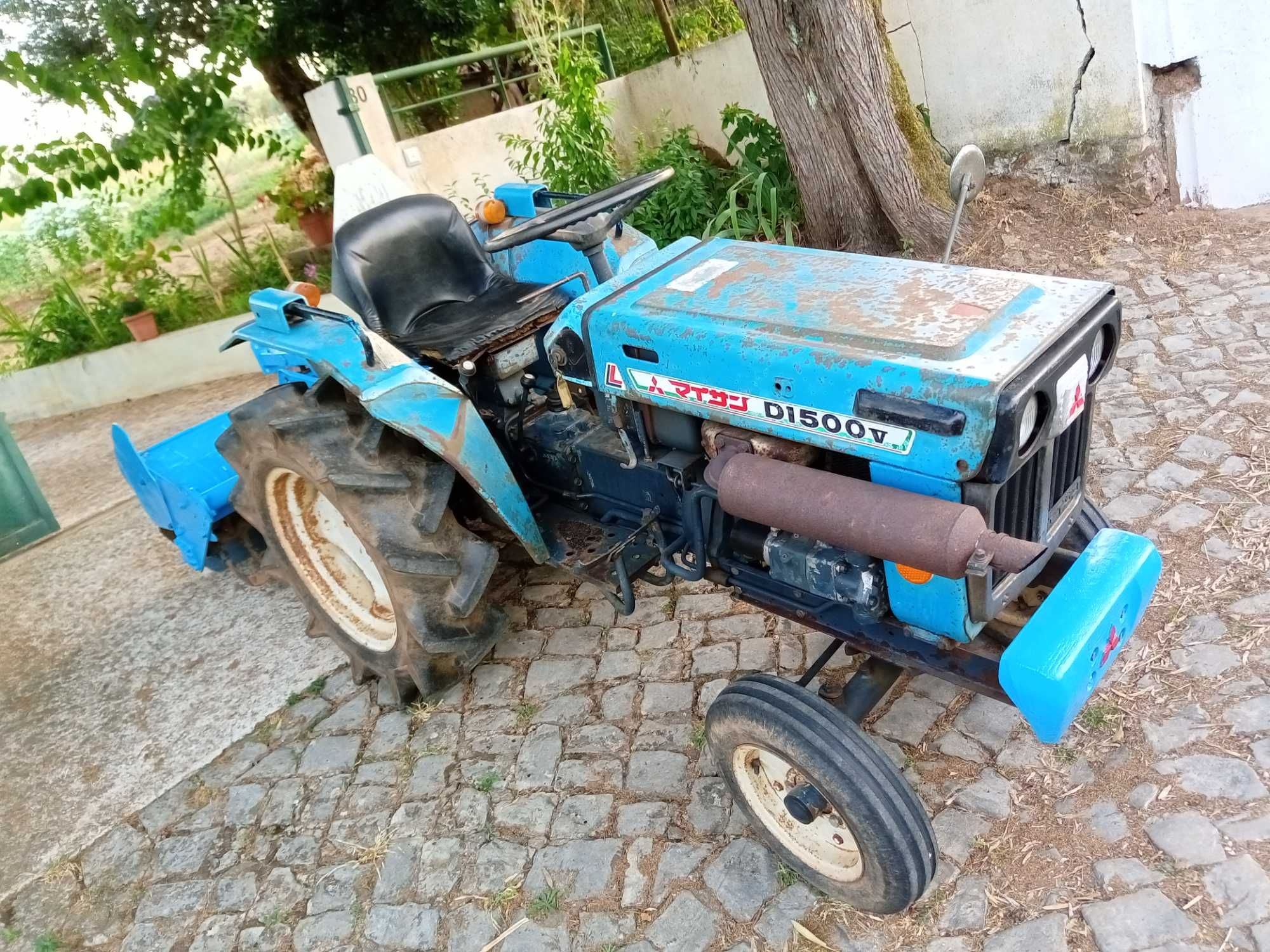 Mitsubishi D 1500 é a solução ideal para trabalhar o seu terreno.