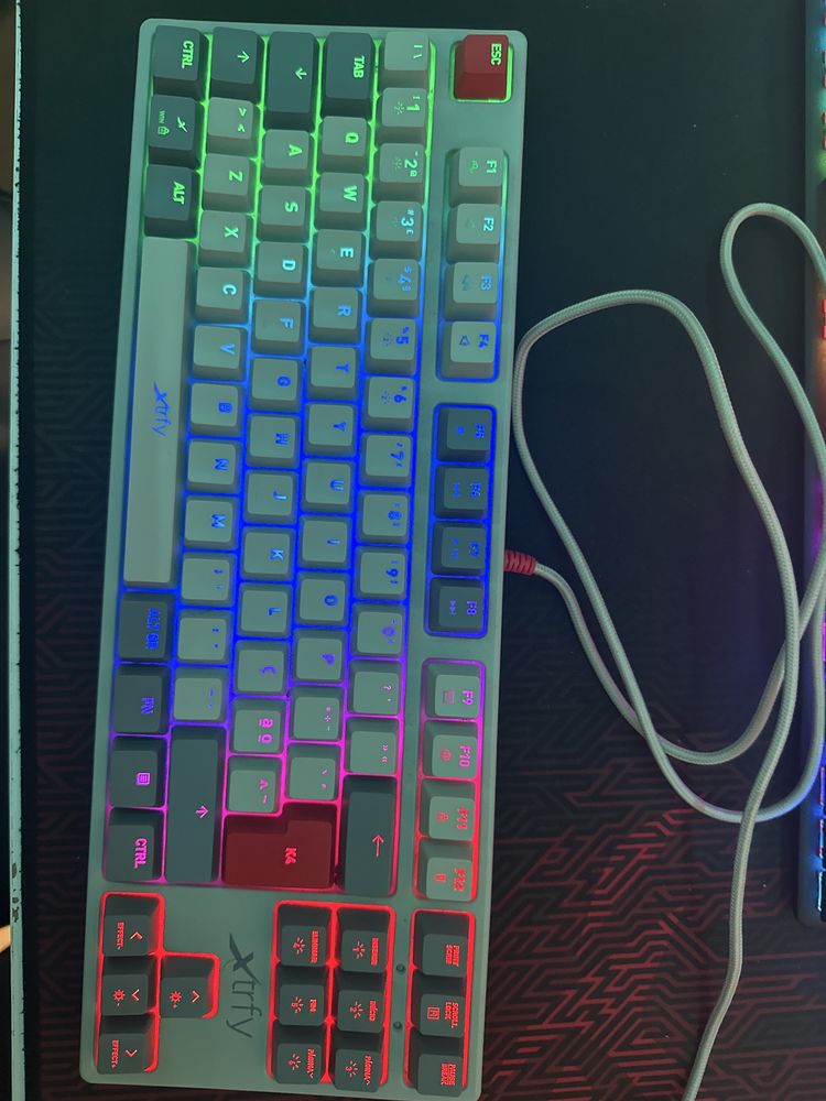 Teclado xtrfy K4 TKL
