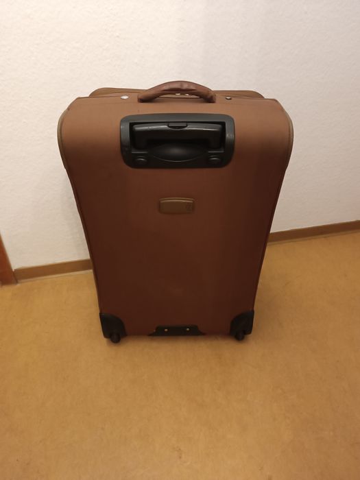 Чемодан большой размер L -72 см