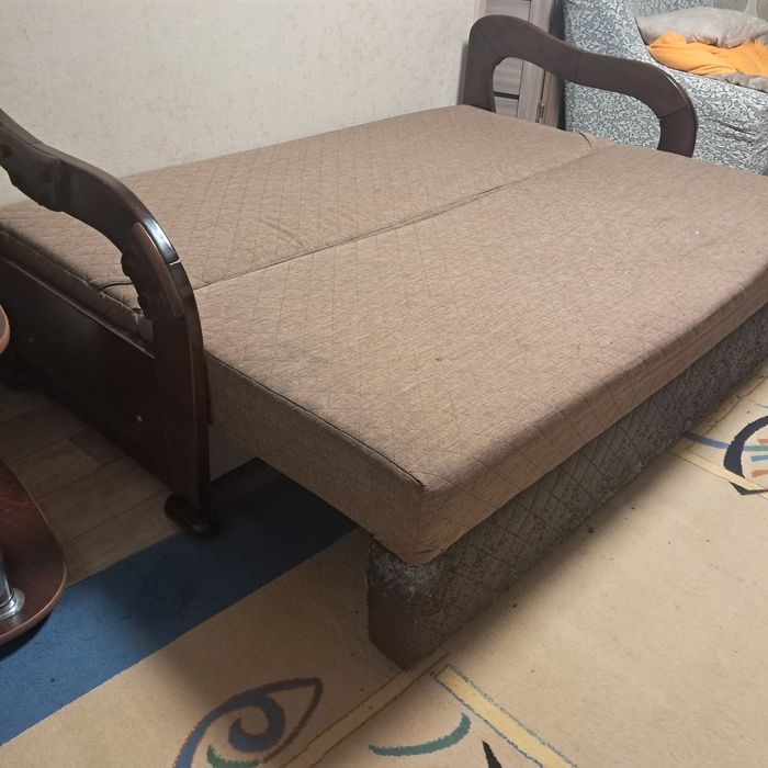 Диван ліжко кровать б.у. за пів ціни мебель меблі