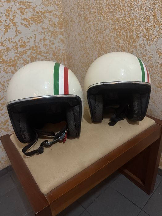Vendo dois capacetes