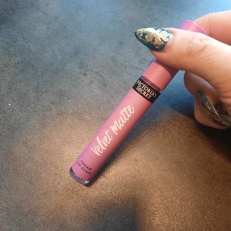 Cream lip stain pomadka w płynie Velvet Matte Victoria's Secret