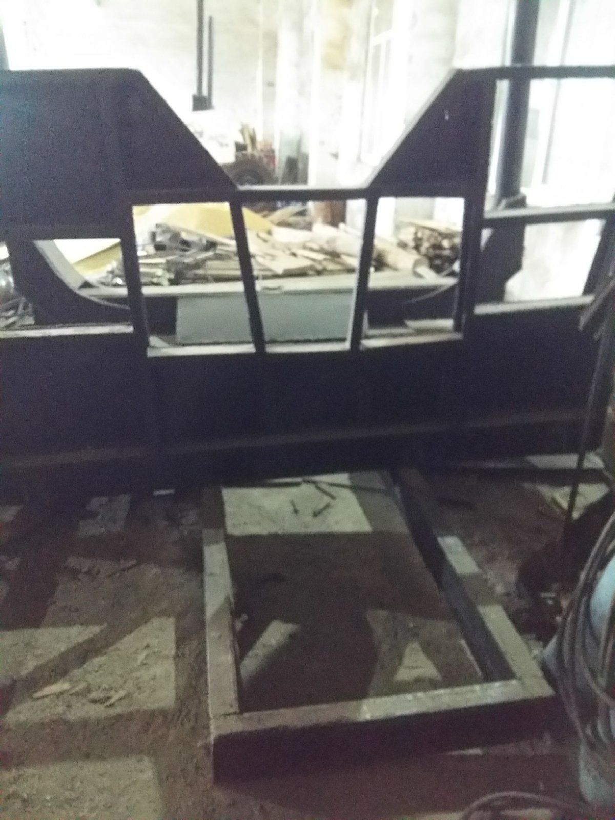 Причіп лісовозний.