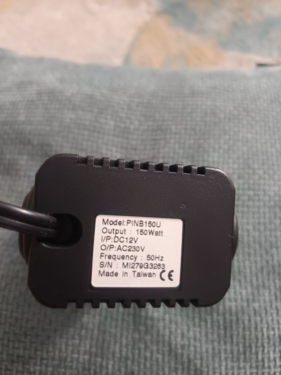 12V > 230V - 150W Current Converter          Car Power Inverter63826018179585122