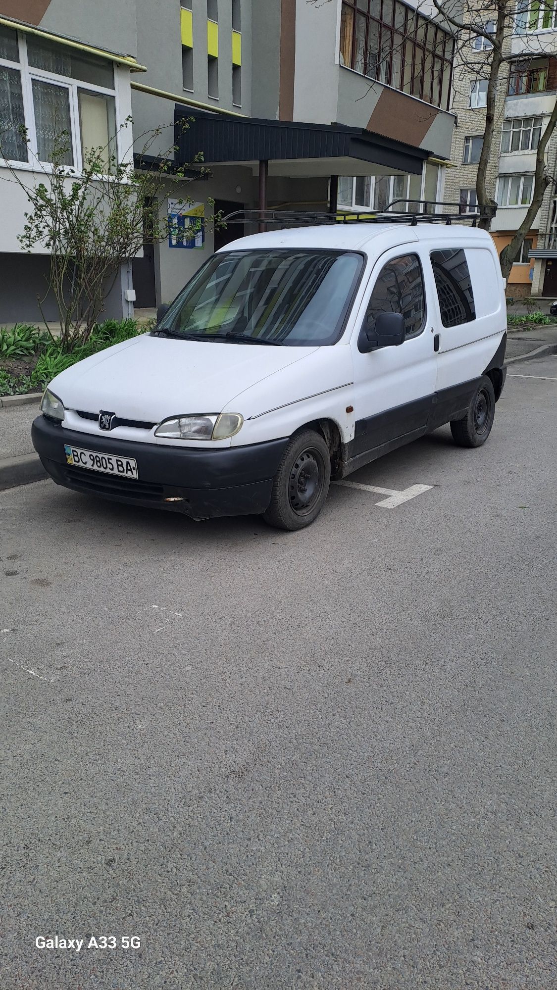 Peugeot Partner пасажир 1.9D 1800$