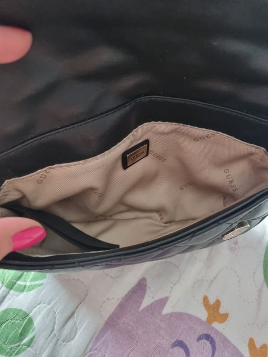 Nerka damska guess czarna pikowana