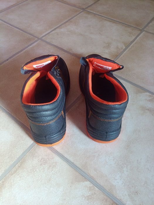 Чоловічі шкіряні ботінки 43 розмір