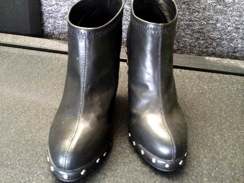 Buty damskie koturny z ćwiekami czarne wysokie obcasy, kobiece