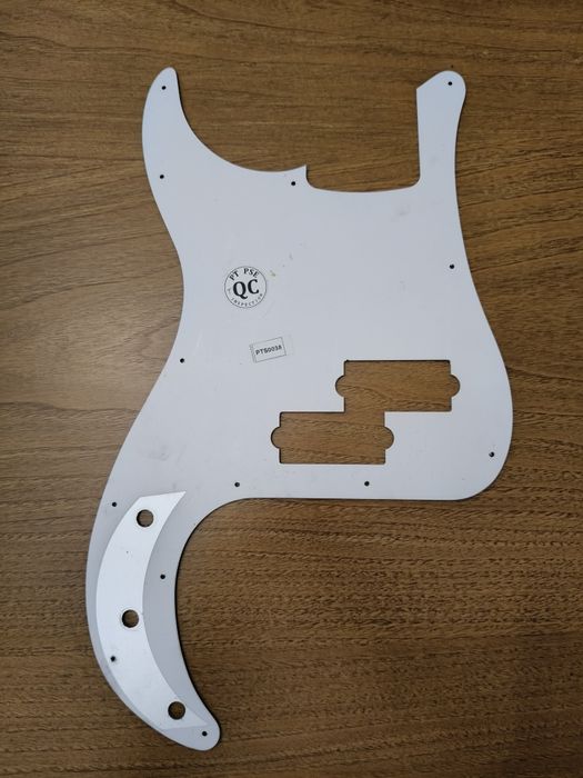 Pickguards Fender originais - baixo Precision Bass e Jazz Bass