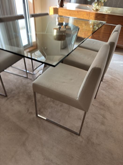 Cadeiras Laskasas tecido bege alinhado, inox