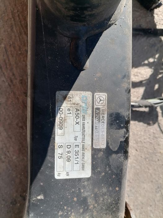 Фаркоп W203 седан