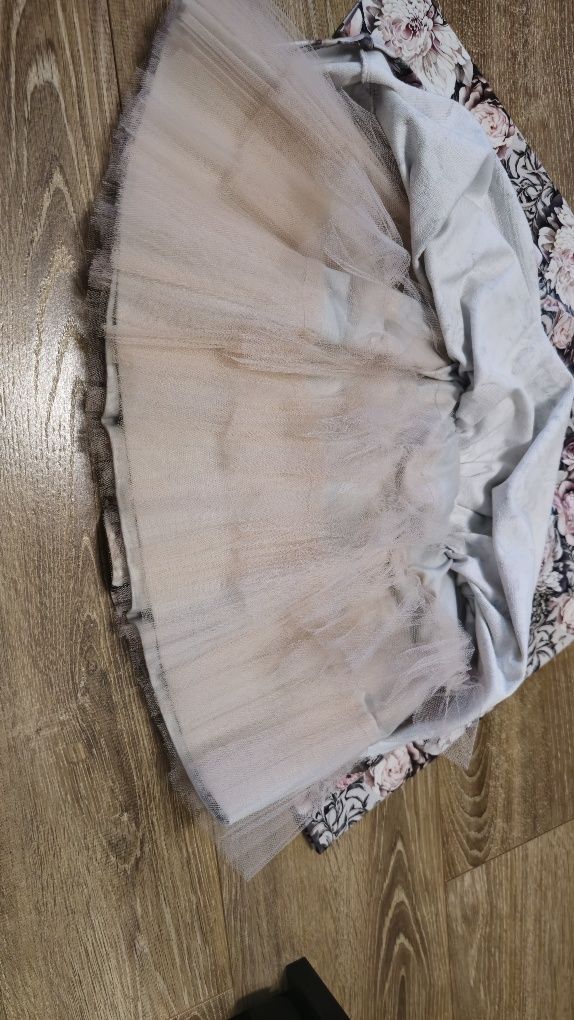 Śliczna sukienka 104/110 handmade