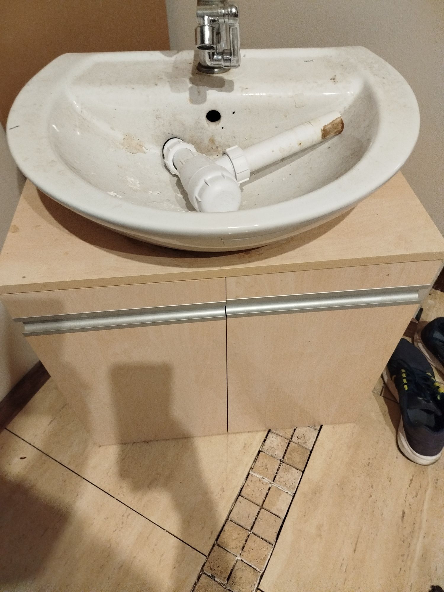 Zestaw umywalka  z szafką i bateria