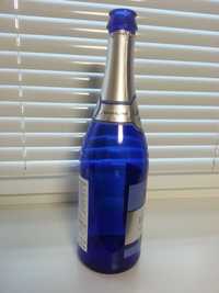 Пустая бутылка синее стекло синего цвета синяя бутылка