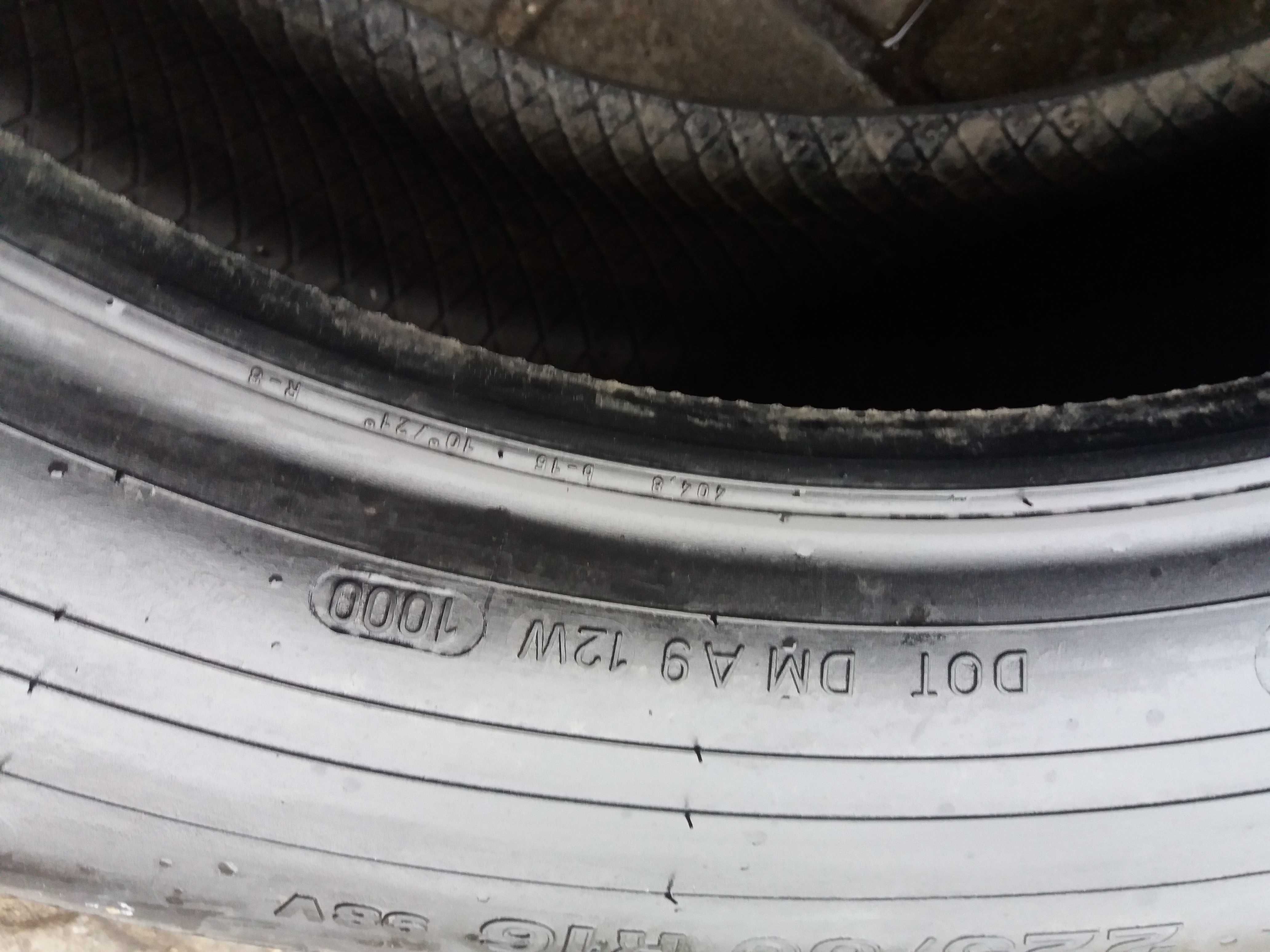 225 / 60 / R 16  98 V Dunlop sp Sport 2000 E