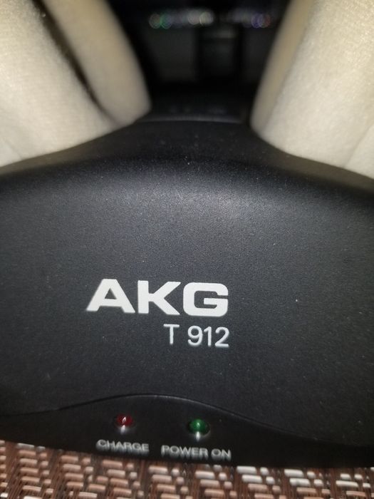 Продам новые безпроводные наушники AKG.- 912.
