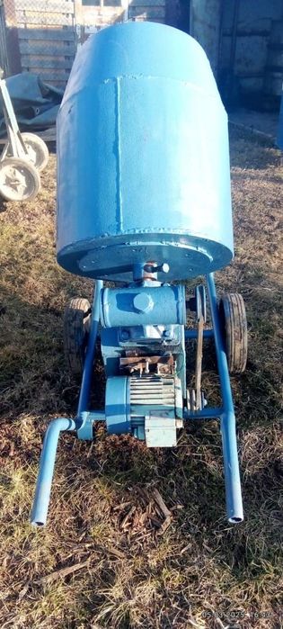 Бетономішалка з Мотором