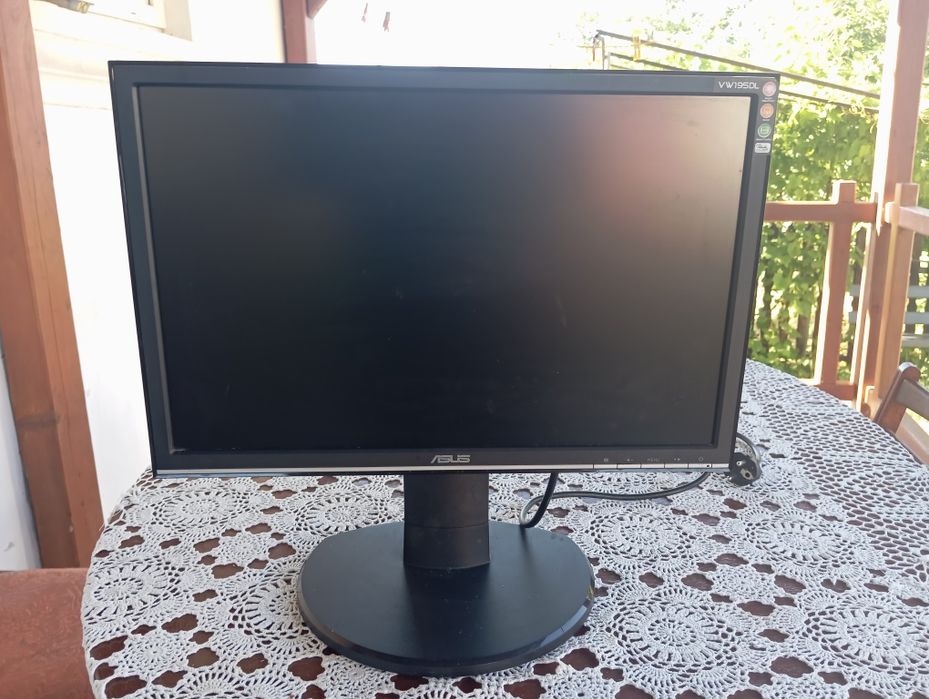 Монітор Asus VW195D 19