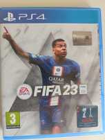 Диск с игрой FIFA 23 на PS4