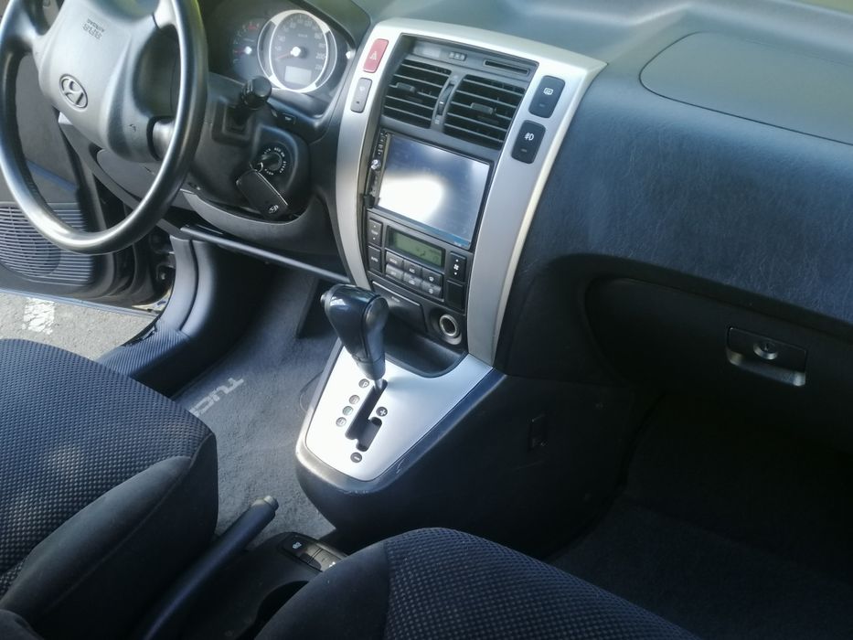 Продам HYUNDAI TUKSON 2.0 дизель