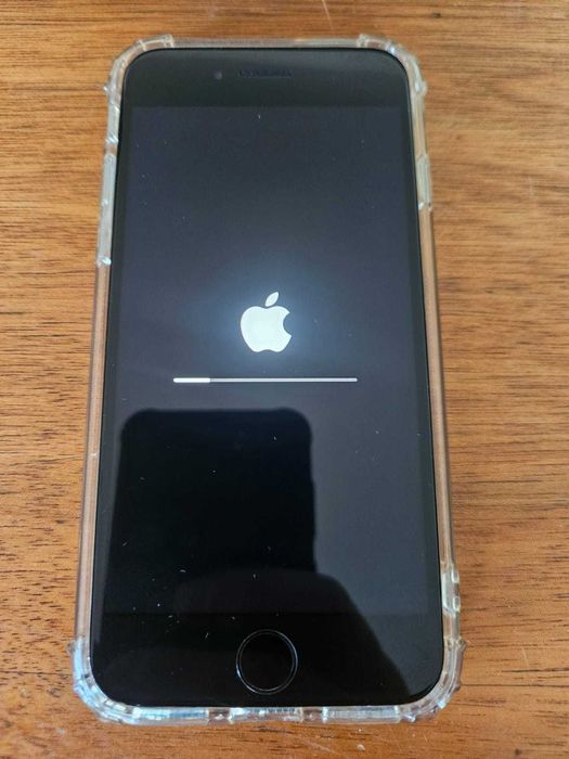 iPhone SE 2020 - w pełni sprawny