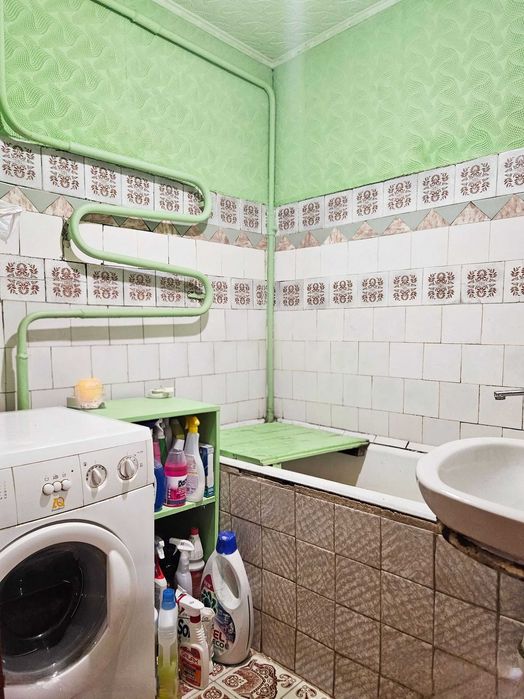 Продаж 4 кімнатної квартири, вулиця Медової Печери, цегла