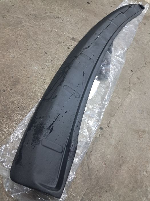 накладка на задний бампер для автомобиля Volkswagen Caddy 3.