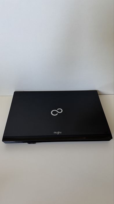 Fujitsu Ah532 i5 8gb 256ssd 15,6ledhd wifi dvd hdmi usb 3.0 Win10
