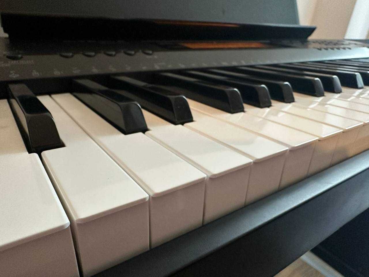 Zestaw Pianino cyfrowe wysokiej jakości Casio CDP-220R + statyw.