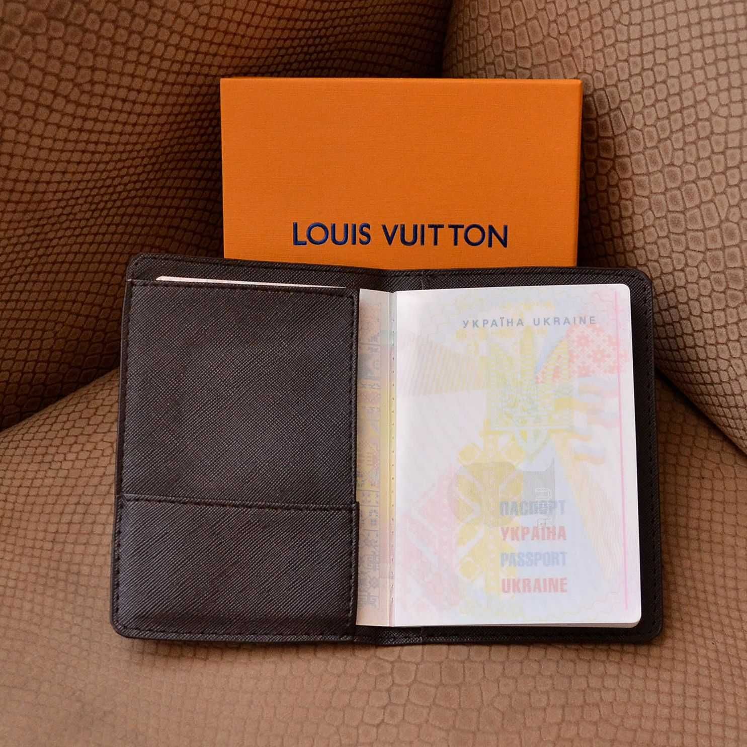 Обложка на паспорт Louis Vuitton обкладинка загранпаспорт на документы