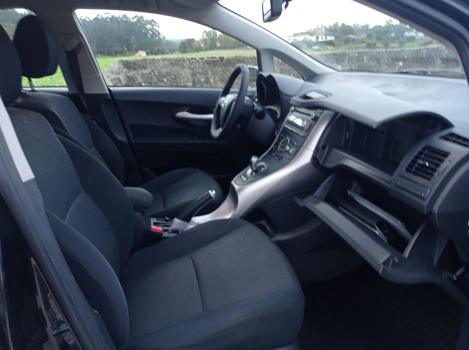 Toyota Auris 1.8hibrido Nacional