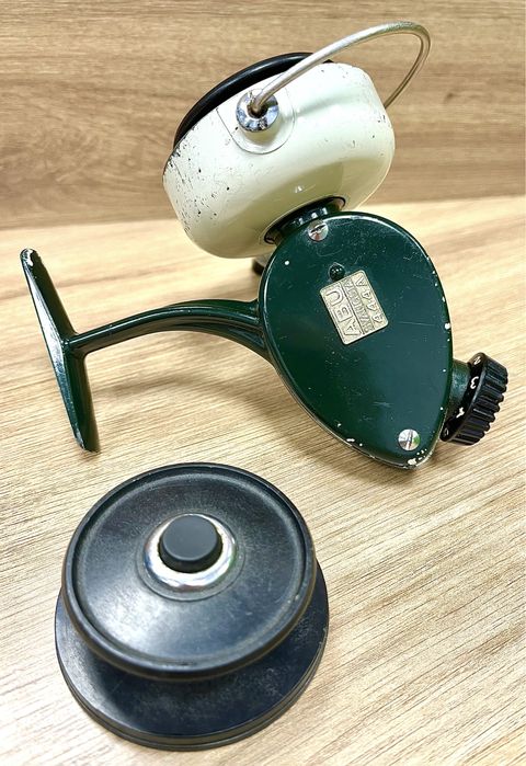 Stary kolowrotek wędkarski ABU Cardinal 444A Svangsta