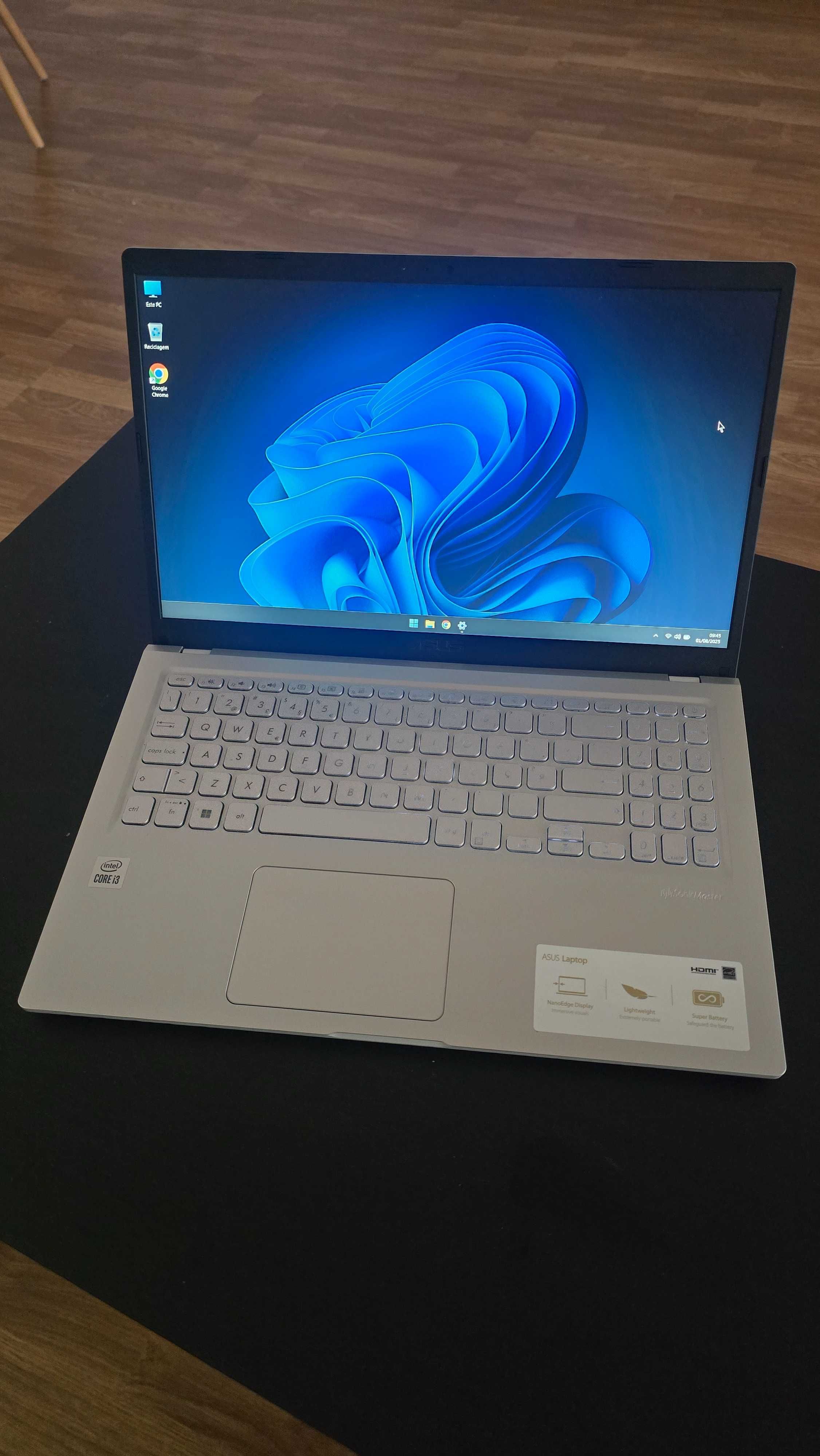 Portatil Asus Vivobook 15, i3 10a geração, 8Gb, 256 SSD, igual a novo