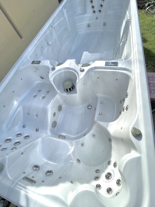 Piscina de Hidromassagem | Swimspa