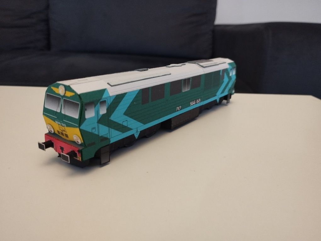 Model kartonowy zabawka pociąg autobus lokomotywa duża towarowa SU46 P