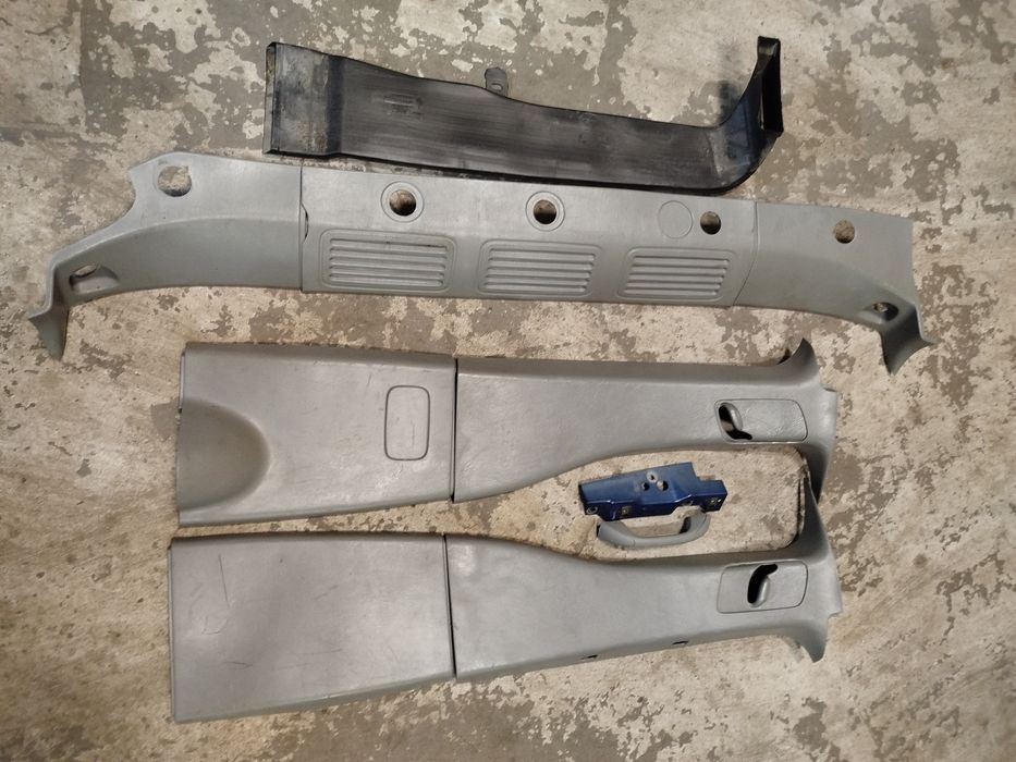 Стойки не обрізані РеноТрафік ОпельВіваро НіссанПрімастар