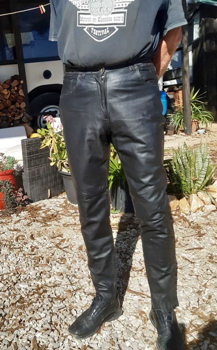 Calças e jaquetas p/motociclistas... Pants and jackets for motorbikes