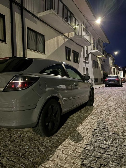 Opel Astra H GTC 1300