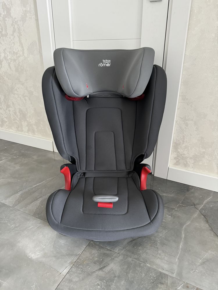 Автокрісло Britax Römer KIDFIX2 R