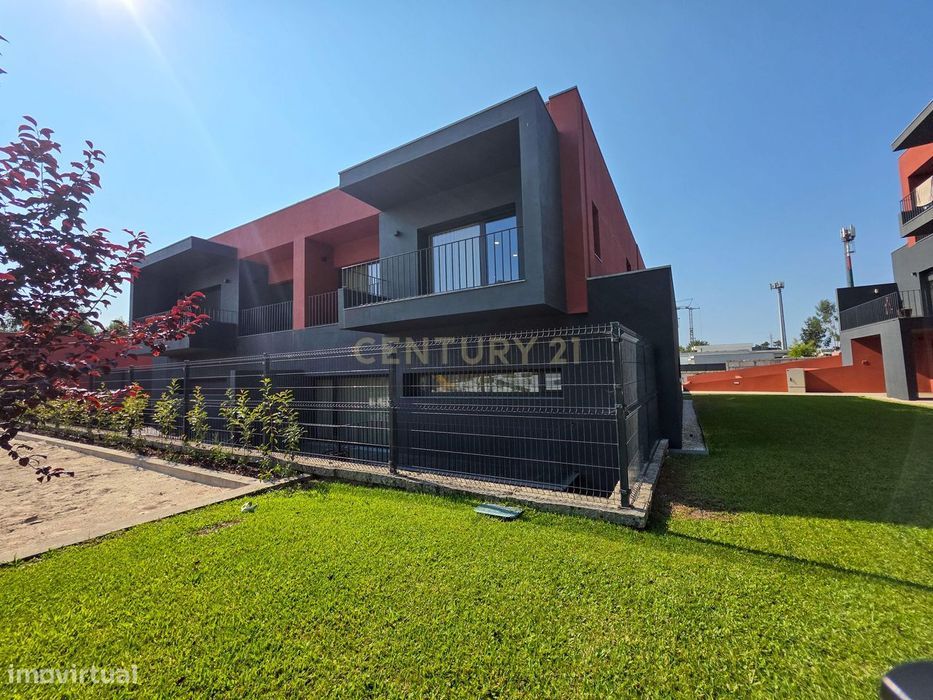 Moradia T3 Exclusiva em Condomínio Privado situada em Bitarães/Paredes