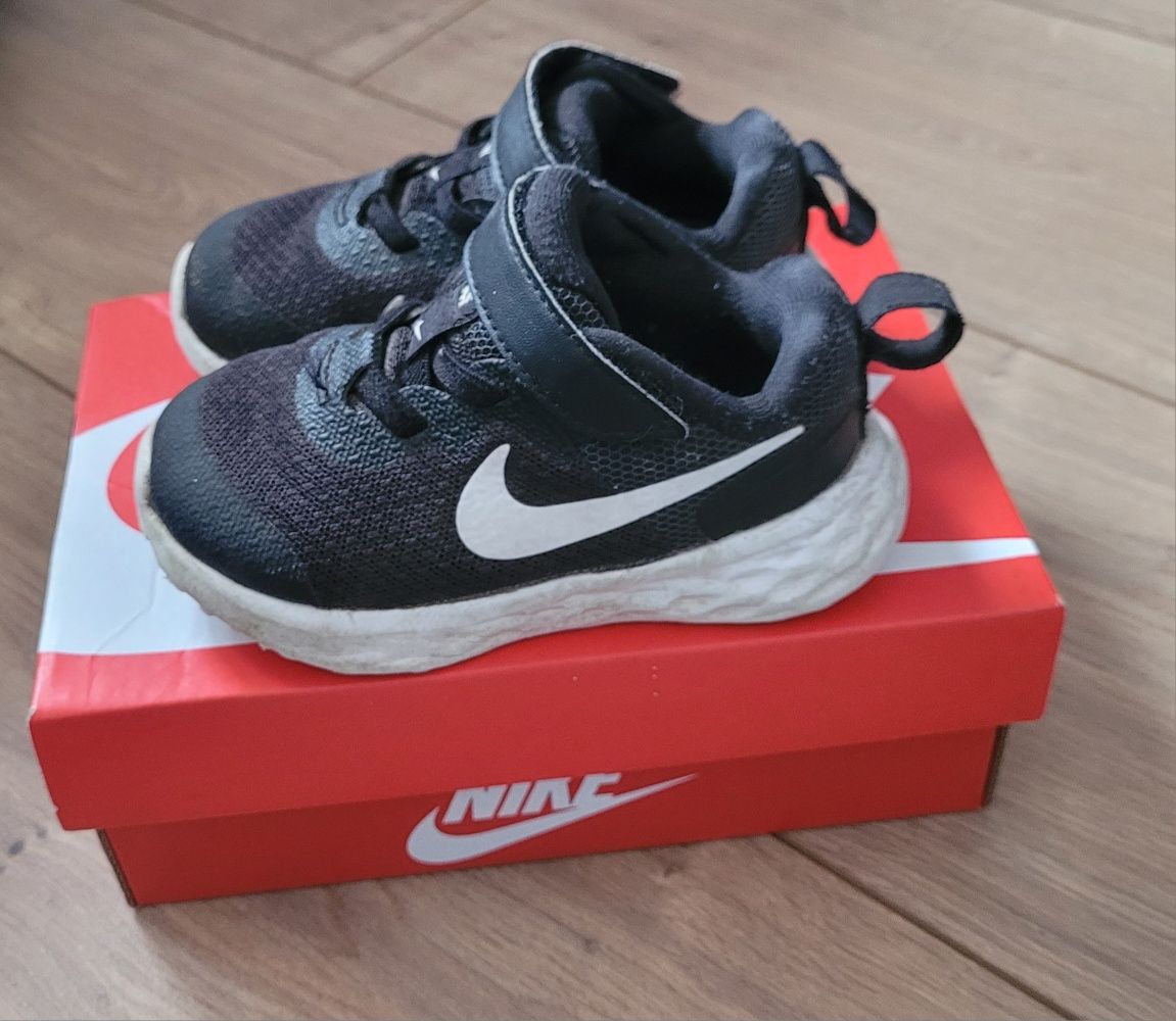 Nike rozmiar 22 polecam