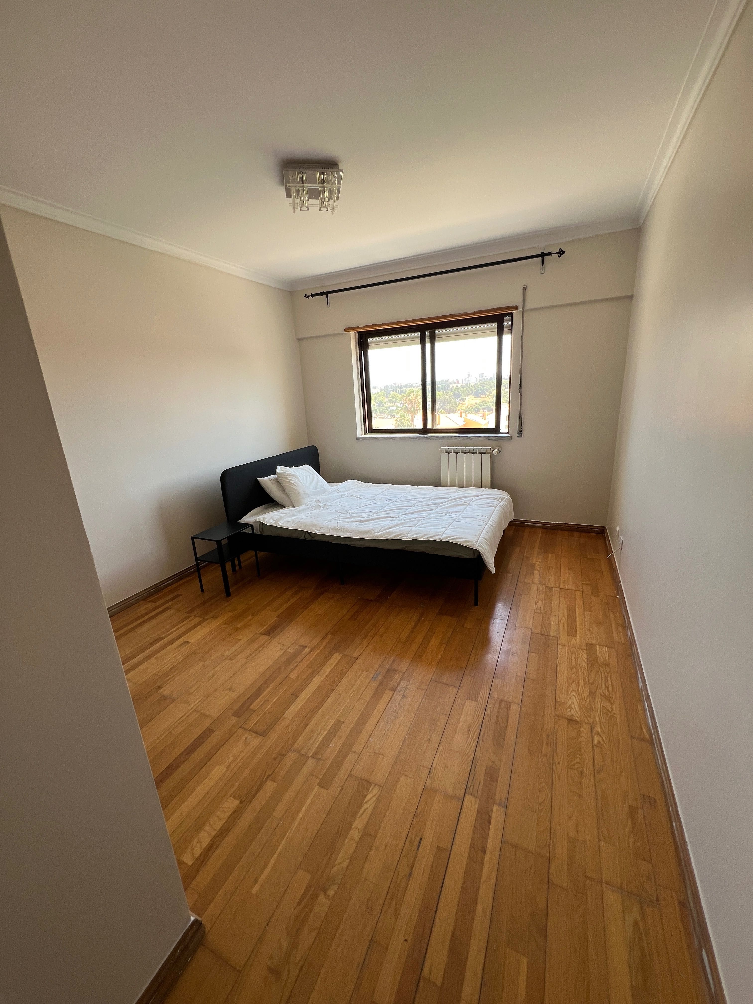 Anúncio 1 – Quarto Suite com WC Privativo (Fidalguinhos – Barreiro