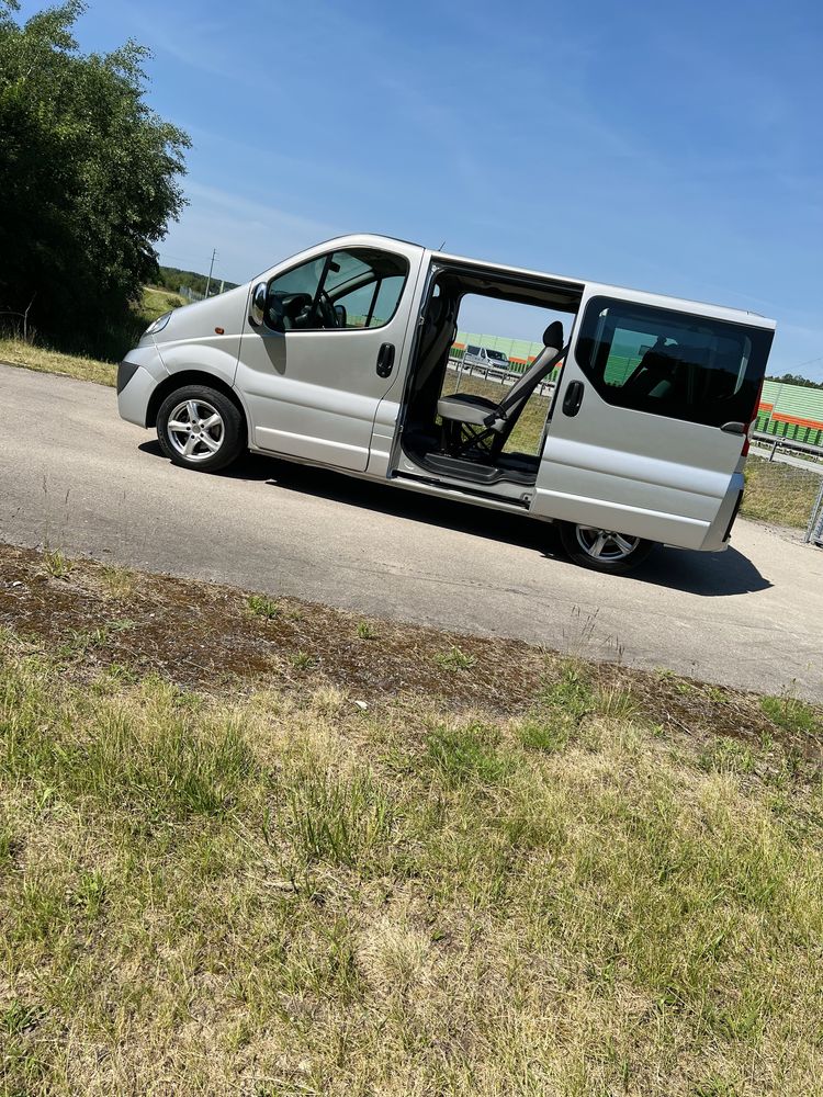 Wynajem, wypożyczalnia busa 9-osobowego