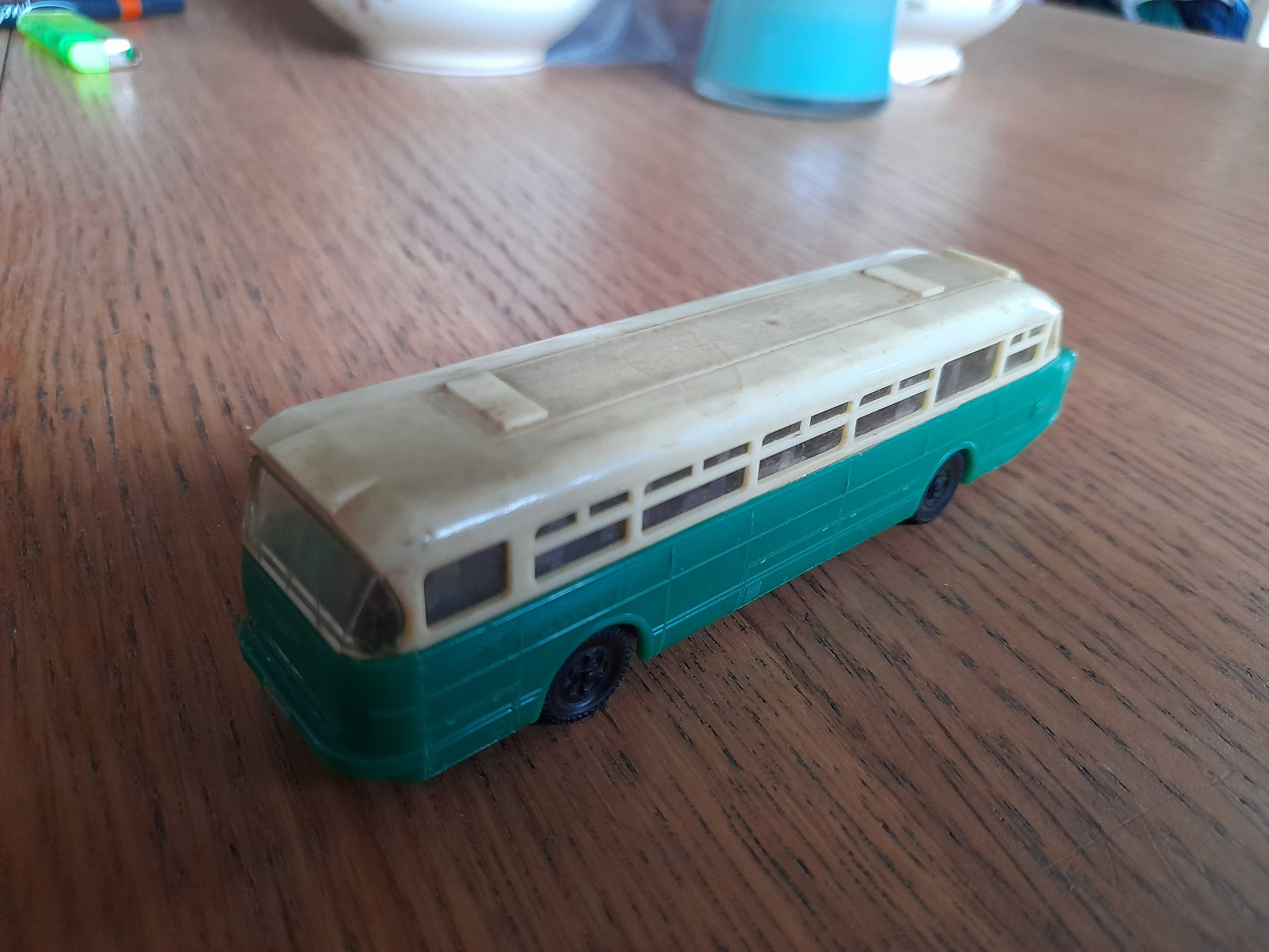 IKARUS 66 plastikowy model w skali 1:87