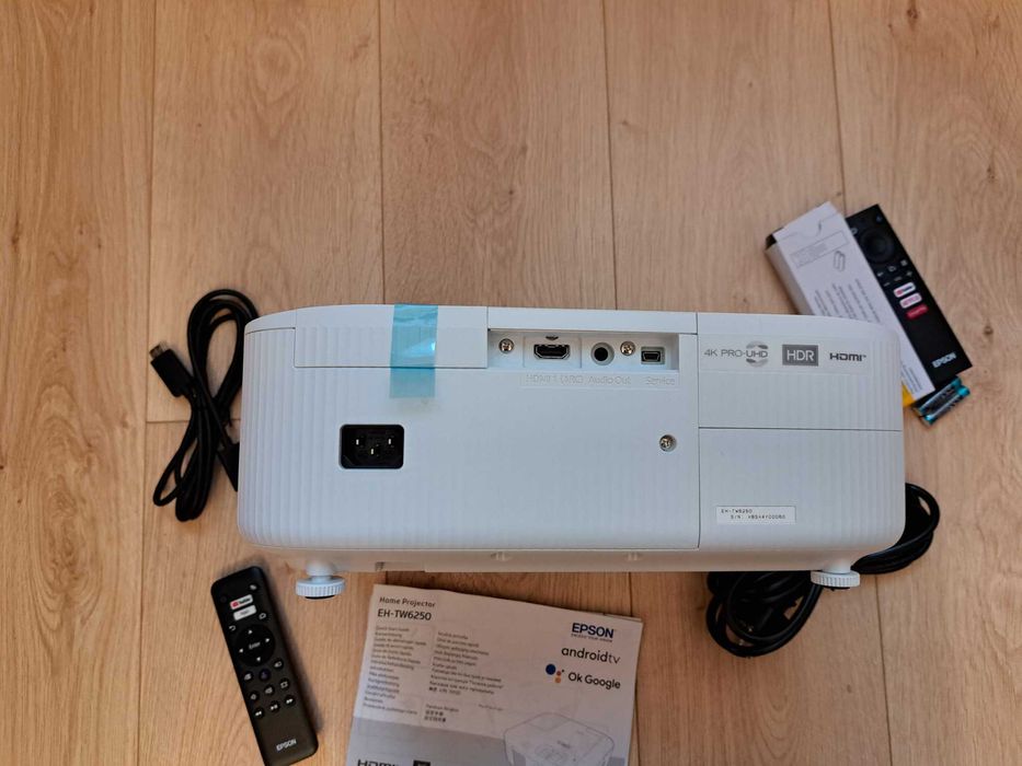 Projektor EPSON EH-TW6250 4K UHD (3840 x 2160), 2800 ANSI lumen, Wi-Fi